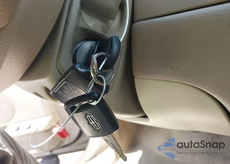 2008 Lincoln Town Car Signature Limited from USA, damaged, VIN 2LNHM82W68X650032